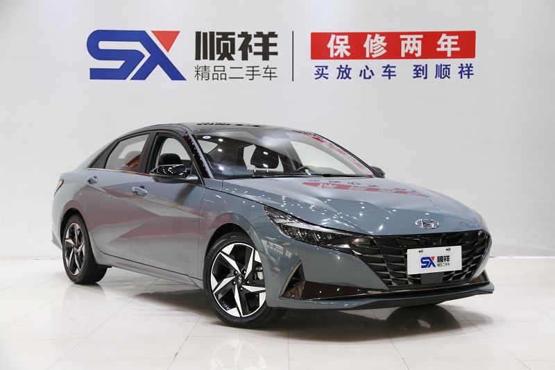 现代伊兰特 2021款 1.5l cvt top旗舰版