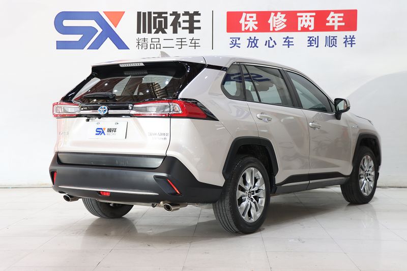 丰田 威兰达 2020款 双擎 2.5L E-CVT两驱豪华版