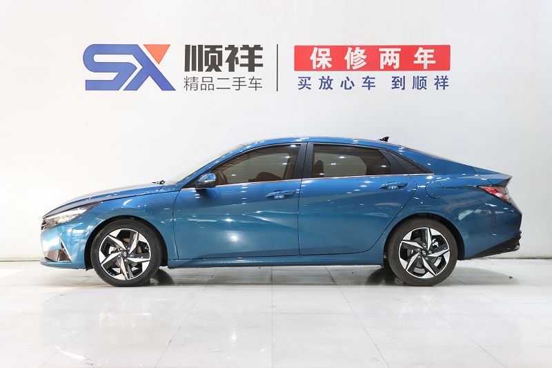 现代 伊兰特 2022款 1.5L CVT LUX尊贵版 国VI