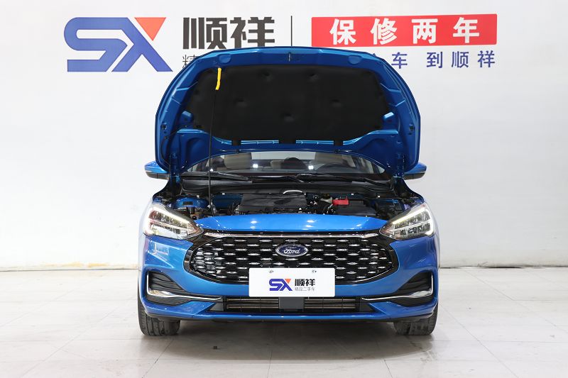 福特 福克斯 2021款 三厢 EcoBoost 180 自动锋潮型