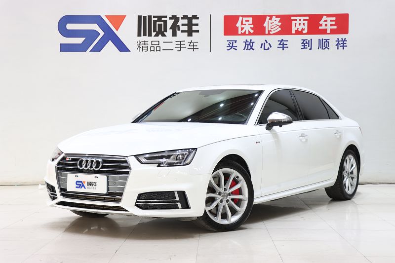 奥迪A4L 2018款 30周年年型 45 TFSI quattro 个性运动版