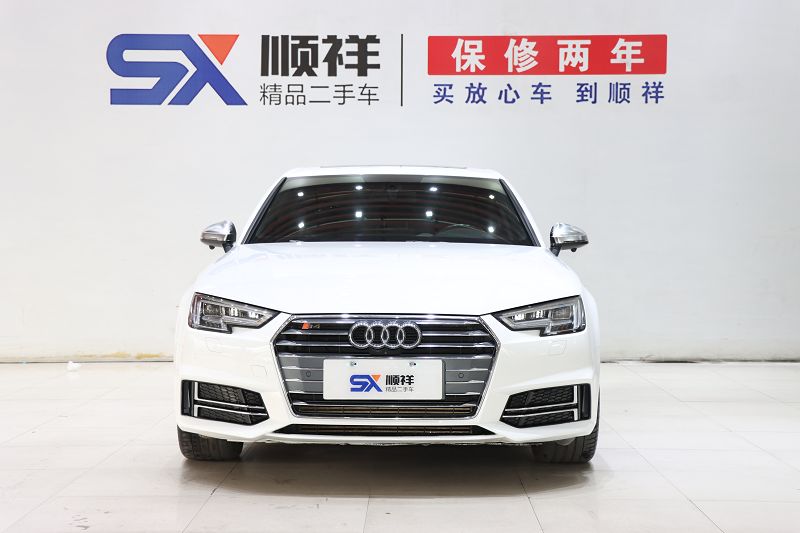 奥迪A4L 2018款 30周年年型 45 TFSI quattro 个性运动版