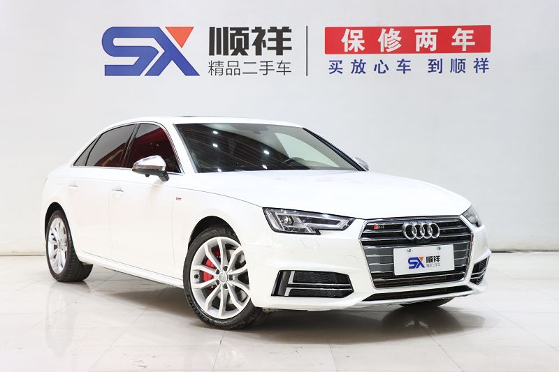 奥迪A4L 2018款 30周年年型 45 TFSI quattro 个性运动版