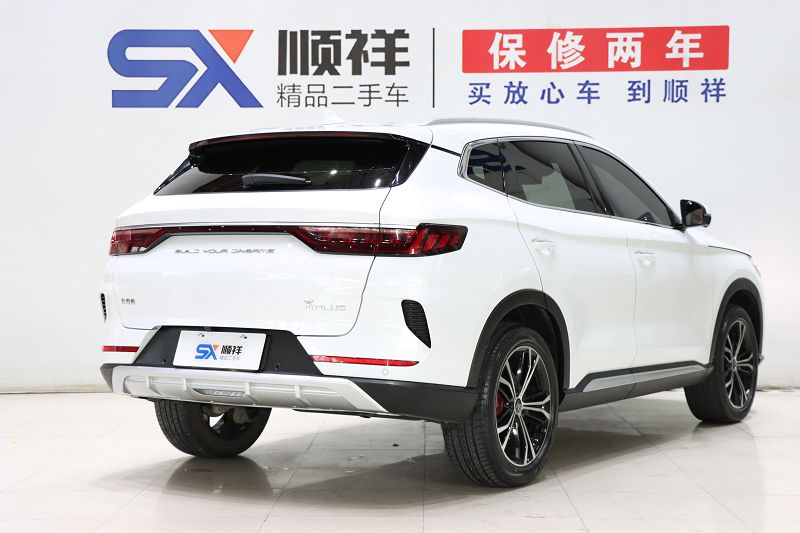 比亚迪 宋PLUS 2020款 1.5T 自动旗舰型