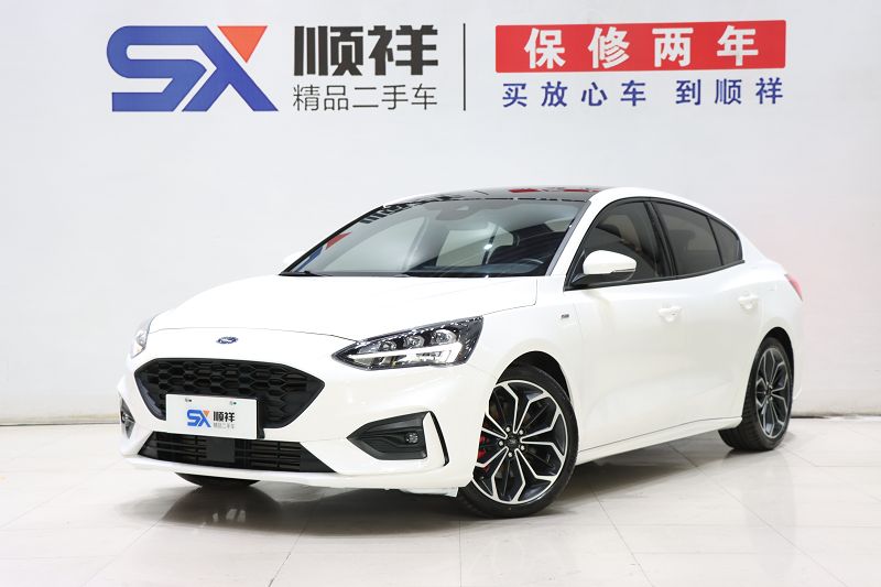 福特 福克斯 2021款 三厢 EcoBoost 180 自动ST Line