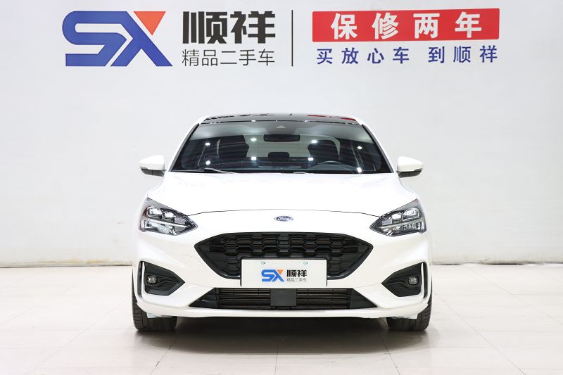 福特 福克斯 2021款 三厢 EcoBoost 180 自动ST Line