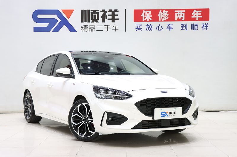 福特 福克斯 2021款 三厢 EcoBoost 180 自动ST Line