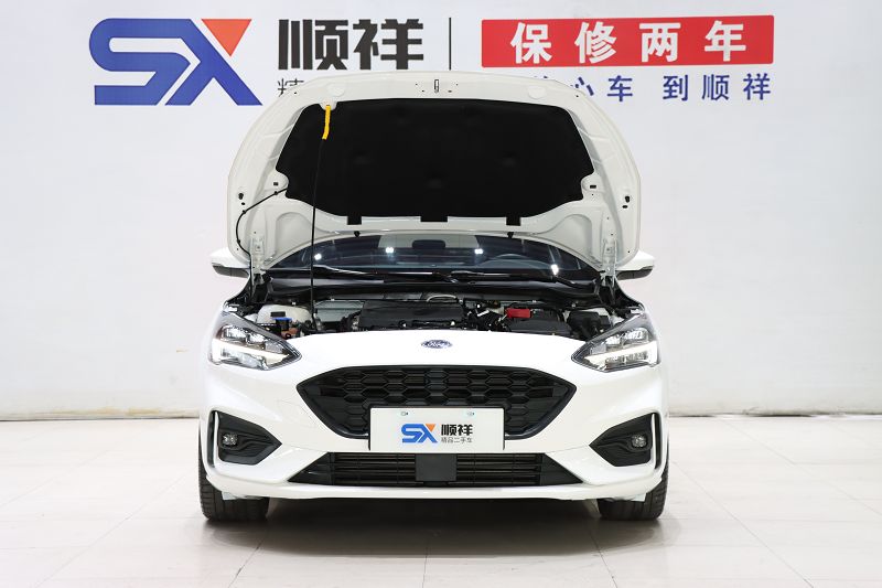 福特 福克斯 2021款 三厢 EcoBoost 180 自动ST Line