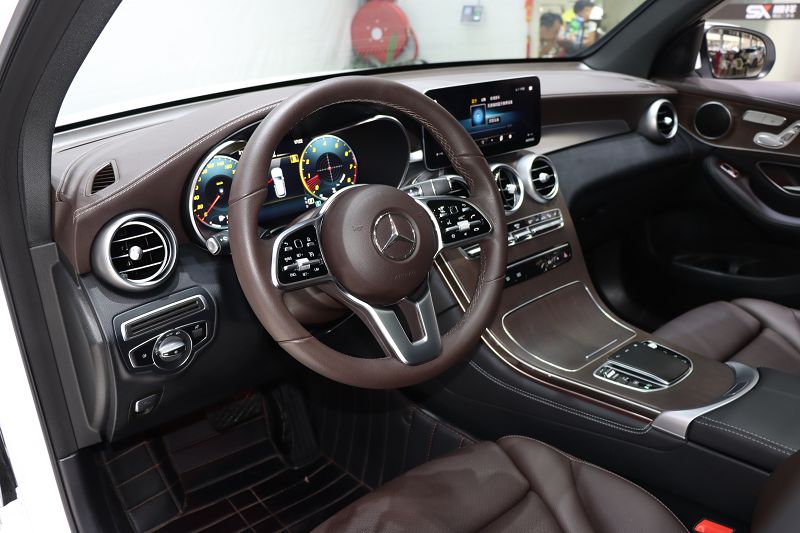 奔驰GLC级 2021款 GLC 260 L 4MATIC 豪华型