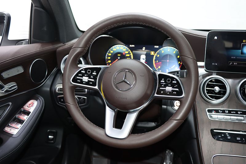 奔驰GLC级 2021款 GLC 260 L 4MATIC 豪华型