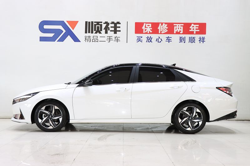 现代 伊兰特 2021款 1.5L CVT LUX尊贵版