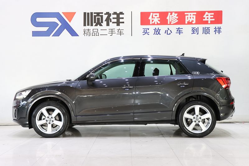 奥迪Q2L 2021款 35 TFSI 时尚致雅型