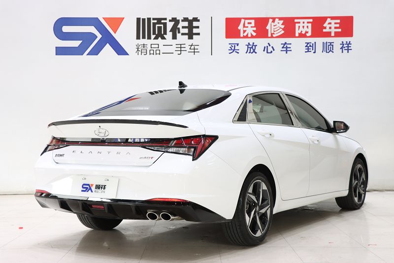 现代 伊兰特 2021款 240TGDi DCT LUX尊贵版