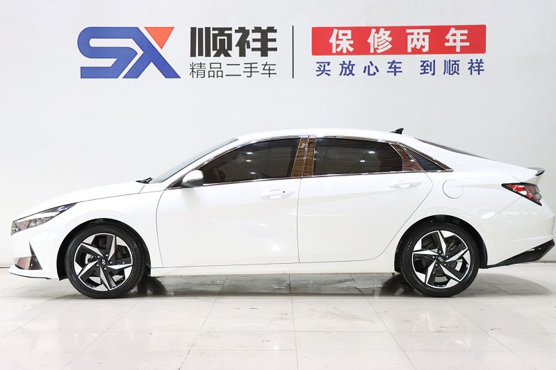 现代 伊兰特 2021款 240TGDi DCT LUX尊贵版