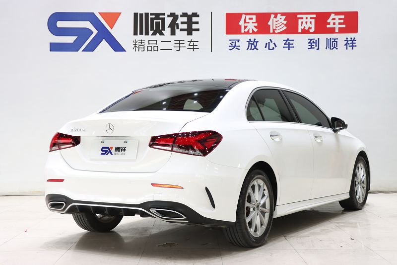 奔驰A级 2019款 改款 A 200 L 运动轿车