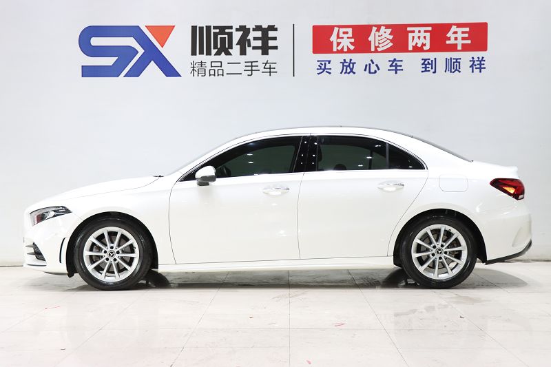 奔驰A级 2019款 改款 A 200 L 运动轿车