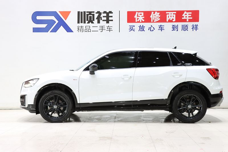 奥迪Q2L 2020款 35TFSI 时尚动感型