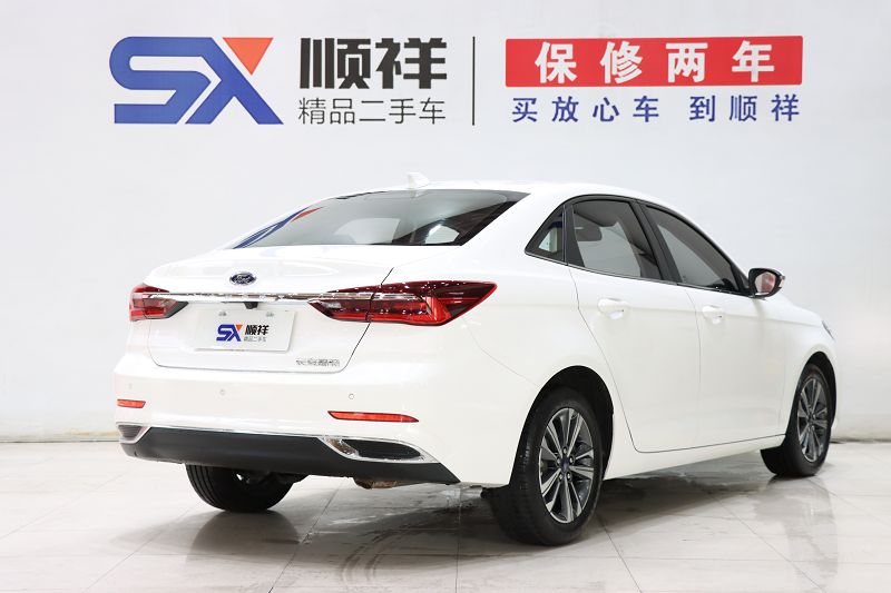 福特 福睿斯 2021款 1.5L 自动钻石版