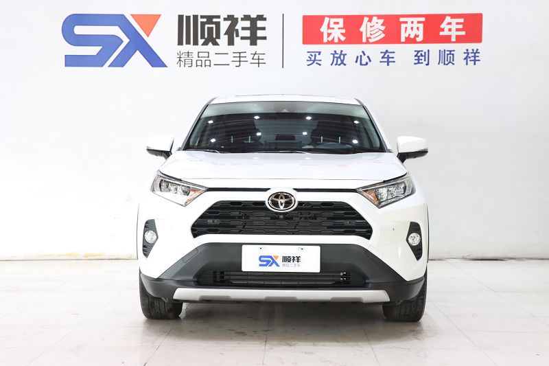 丰田 RAV4荣放 2022款 2.0L CVT两驱风尚Plus版