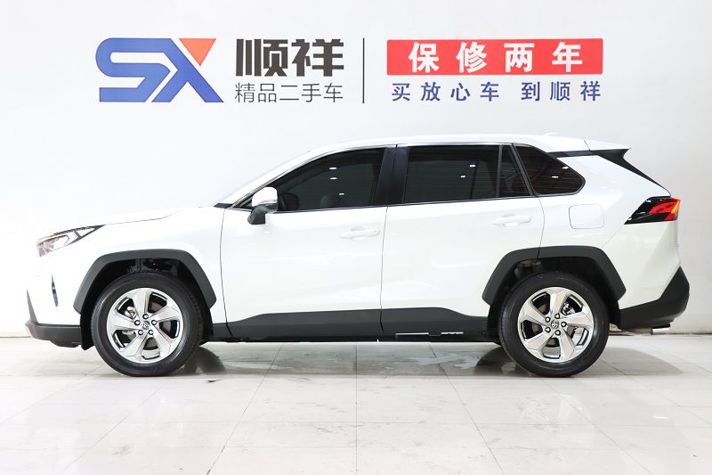 丰田 RAV4荣放 2022款 2.0L CVT两驱风尚Plus版