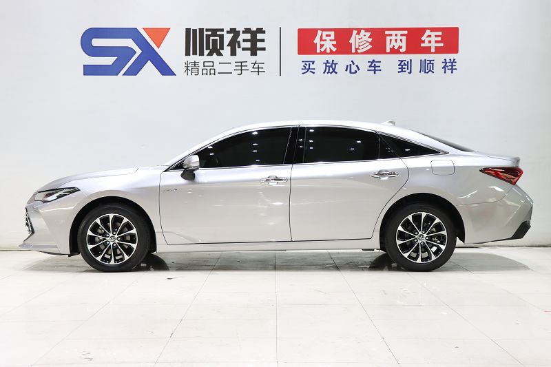 丰田 亚洲龙 2022款 双擎 2.5L 豪华版