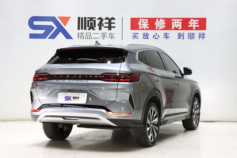 比亚迪 宋PLUS新能源 2023款 冠军版 EV 520KM 尊贵型