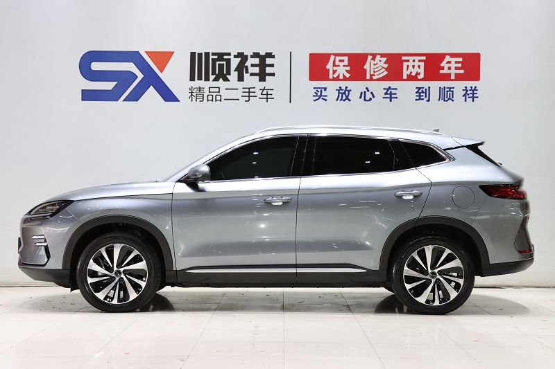 比亚迪 宋PLUS新能源 2023款 冠军版 EV 520KM 尊贵型