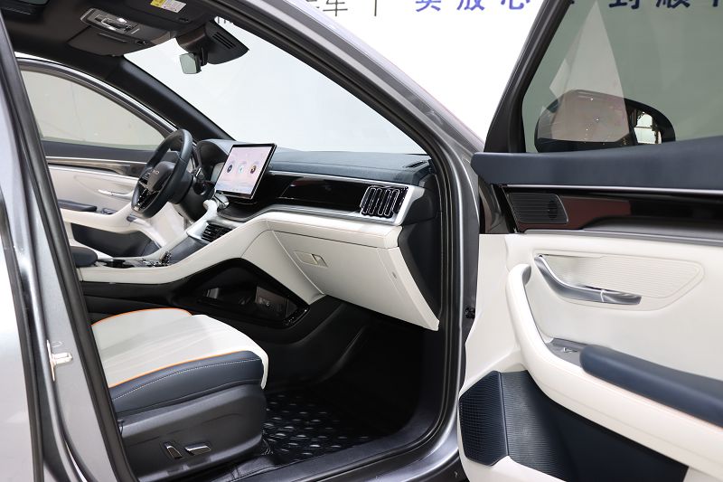 比亚迪 宋PLUS新能源 2023款 冠军版 EV 520KM 尊贵型