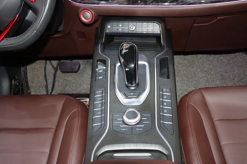 魏牌 VV5 2019款 1.5T 两驱颜先锋