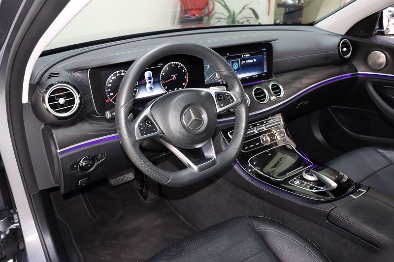 奔驰E级 2016款 E 300 L 运动豪华型