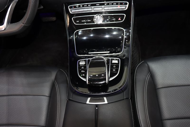 奔驰E级 2016款 E 300 L 运动豪华型