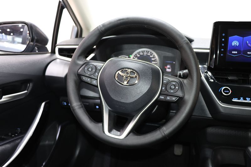丰田 卡罗拉 2021款 双擎 1.8L E-CVT精英版