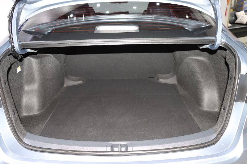 丰田 卡罗拉 2021款 双擎 1.8L E-CVT精英版