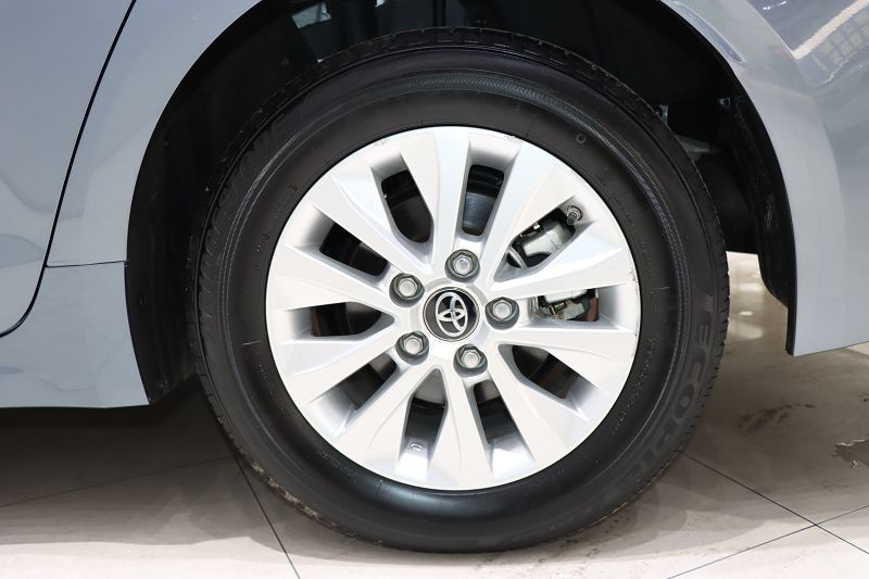 丰田 卡罗拉 2021款 双擎 1.8L E-CVT精英版