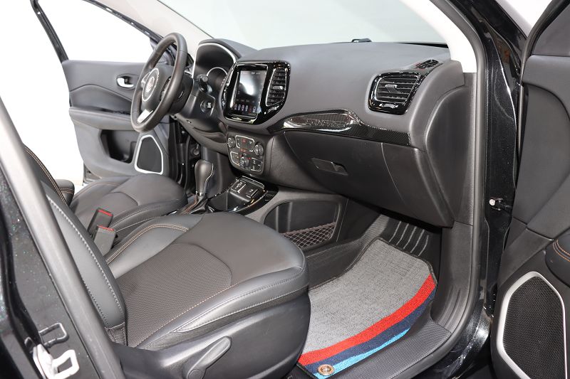 Jeep 指南者 2019款 220T 自动家享版