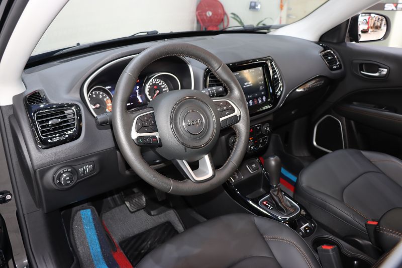 Jeep 指南者 2019款 220T 自动家享版
