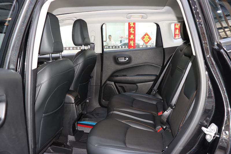 Jeep 指南者 2019款 220T 自动家享版