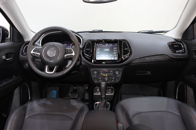 Jeep 指南者 2019款 220T 自动家享版