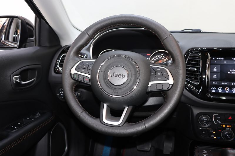 Jeep 指南者 2019款 220T 自动家享版