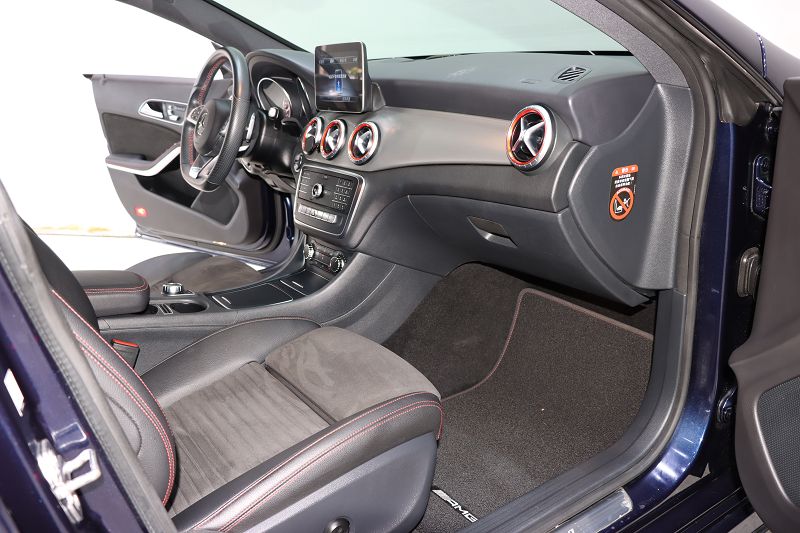 奔驰CLA级 2018款 CLA 220 4MATIC