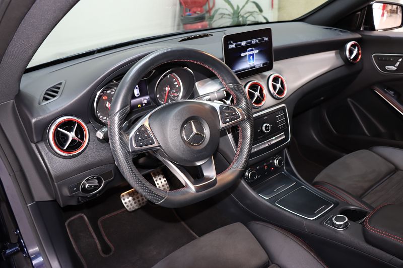 奔驰CLA级 2018款 CLA 220 4MATIC