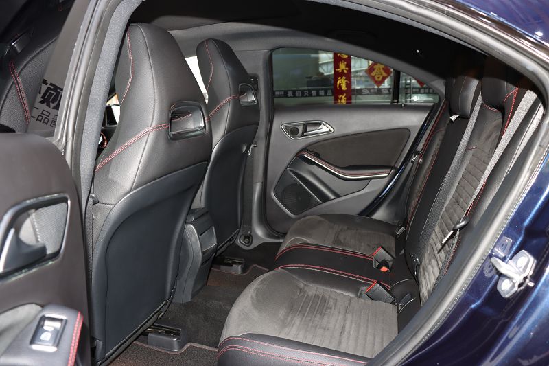 奔驰CLA级 2018款 CLA 220 4MATIC