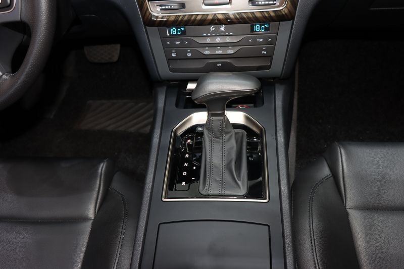 红旗H7 2021款 1.8T 舒适版