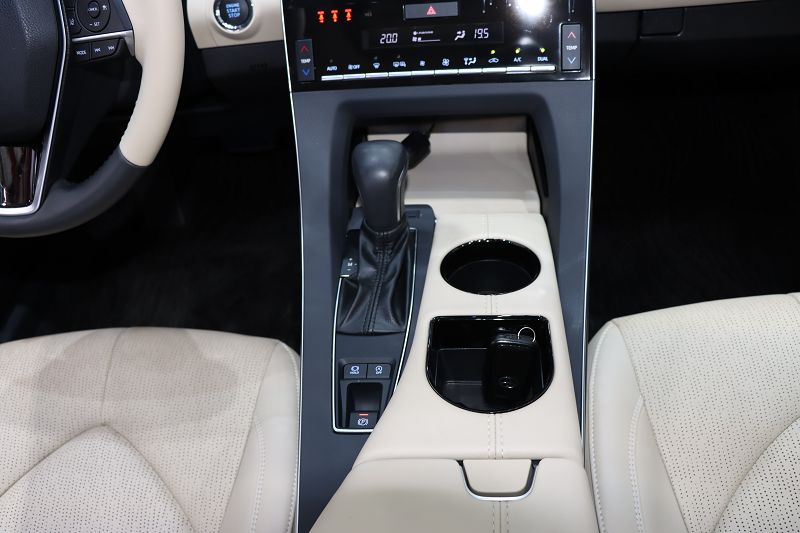 丰田 亚洲龙 2019款 2.0L XLE尊享版 国VI