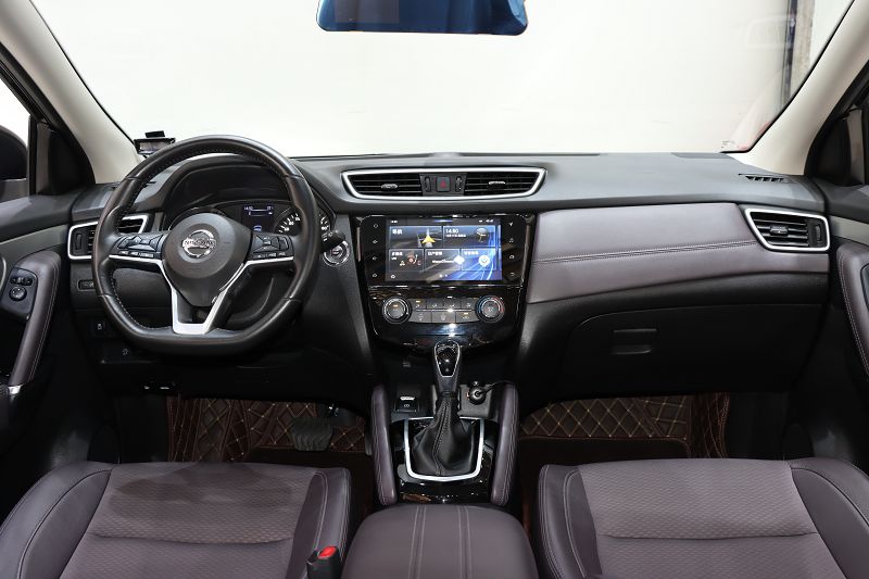 日产 逍客 19款 2.0L CVT豪华
