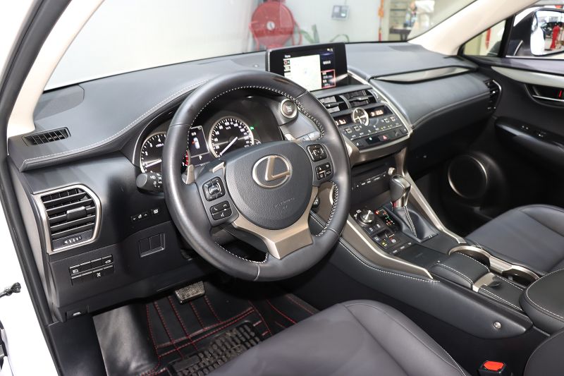 雷克萨斯NX 2017款 300 全驱 锋尚版