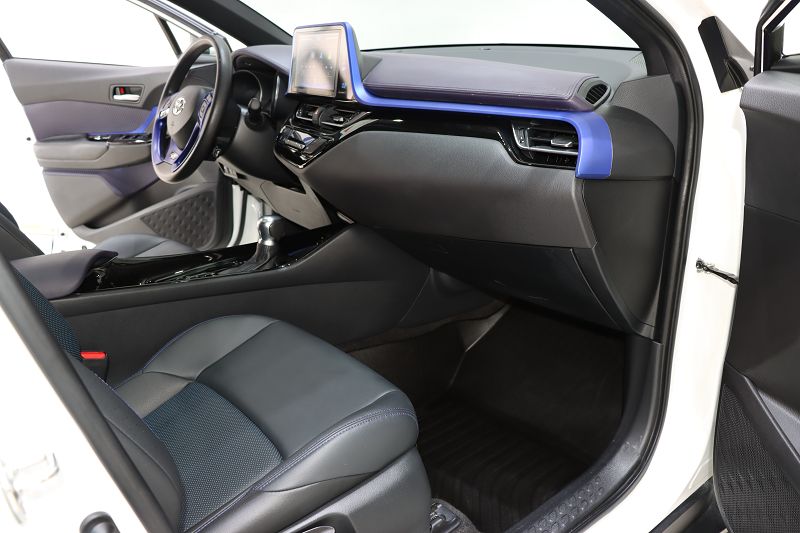 丰田C-HR 2020款 2.0L 领先版