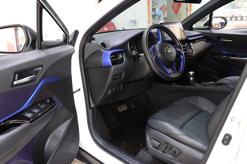 丰田C-HR 2020款 2.0L 领先版