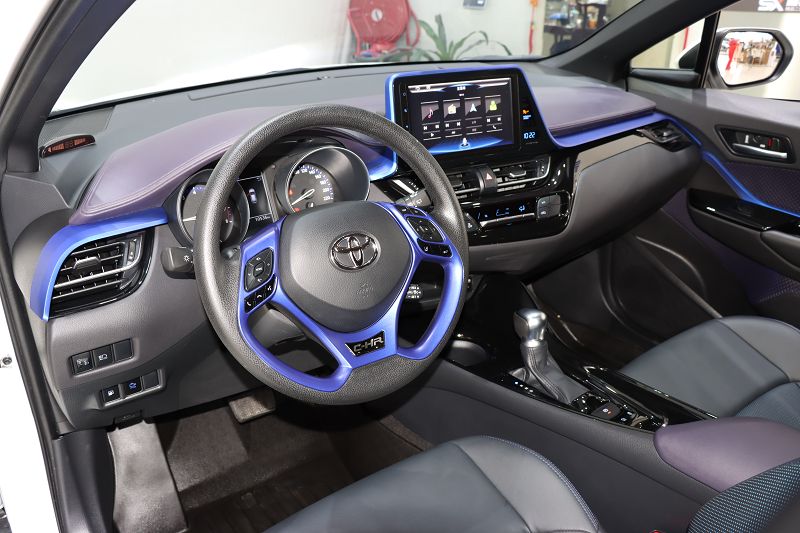丰田C-HR 2020款 2.0L 领先版