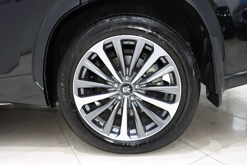 丰田 皇冠陆放 2024款 2.5L HEV四驱豪华版